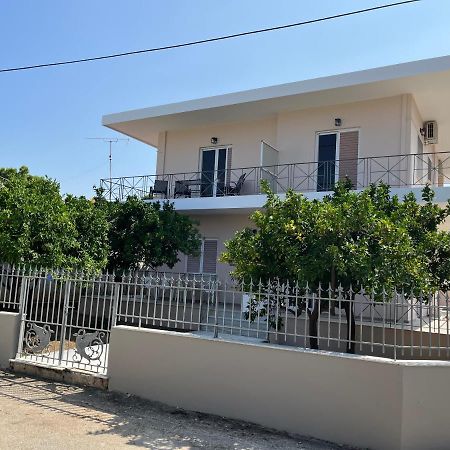 Koulouras Holiday Apartments Nikolaiika Екстер'єр фото