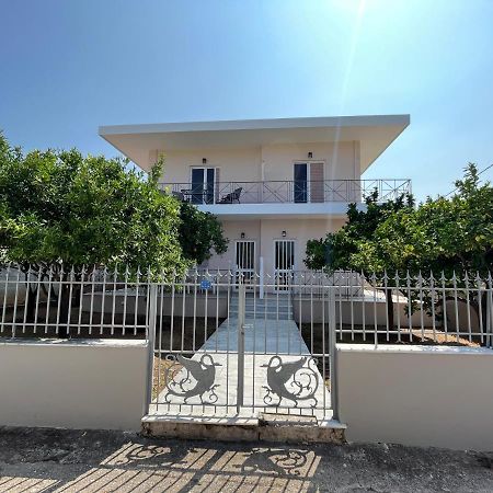 Koulouras Holiday Apartments Nikolaiika Екстер'єр фото