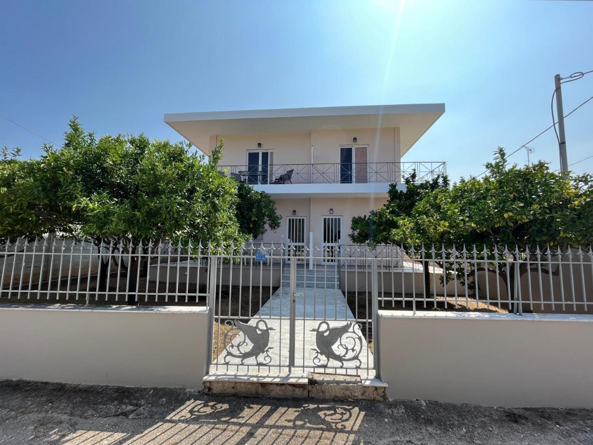 Koulouras Holiday Apartments Nikolaiika Екстер'єр фото